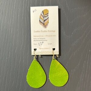 $5 bundled 🆕 Green Leather Feather Teardrop Earrings